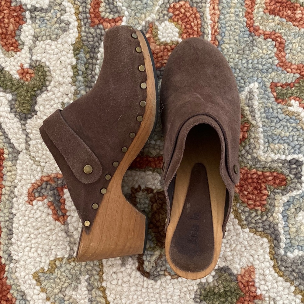 Lisa B Clogs